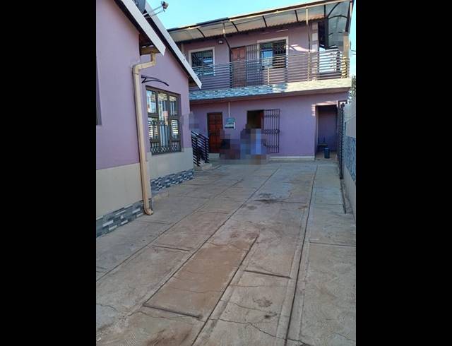 10 BEDROOM HOUSE FOR SALE IN PROTEA GLEN